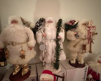 Close-up of the Jacobsons Santas! These guys are standing on their original boxes!