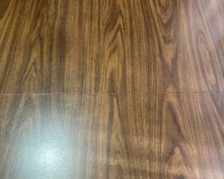 A great MCM Kitchen/Dining Table and Six chairs! Lovely formica top!