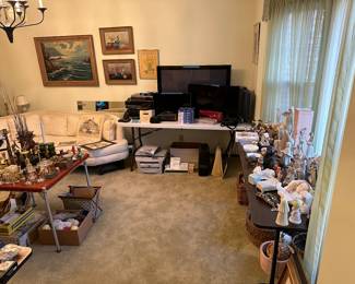 A shot of the dining room from the foyer! Filled to the rim, displayed and ready for you to shop for treasures!