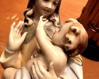 A beautiful Italian Milano figurine!