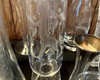 This beautiful vase has an etched Giraffe! Is a lovely piece!