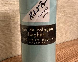 A sealed MINT IN ORIGINAL Robert Piguet Baghari eau de Cologne 4.0oz Paris France Vintage