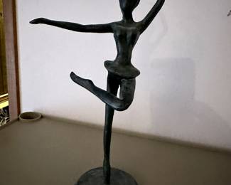 A lovely Ballerina Statue!