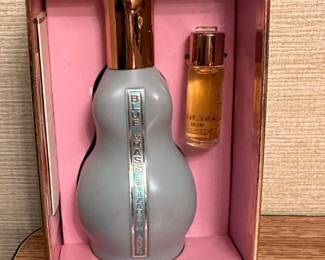 Elizabeth Arden Perfume mint in original box!
