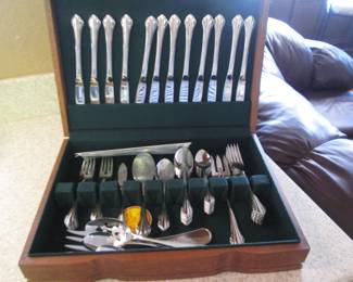 Flatware Set in Chest by Oneida "Repose"