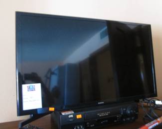 Samsung Flat Screen TV 32"