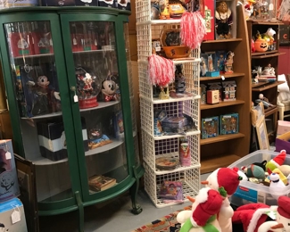 Great Collections, "High School Musical", Micky and Minnie, Aladdin, Muppets, Harry Pottery. Plush Toys, Itty Bittys and so much more
