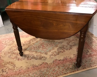 Beautiful Walnut Drop Leave Table with 2 leaves.