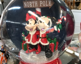 Seasons Greetings rom the North Pole, Mickey and Minnie