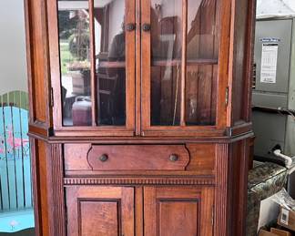 Corner display cabinet