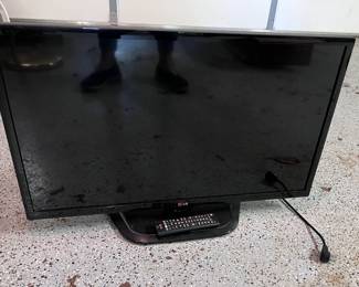 32" LG TV