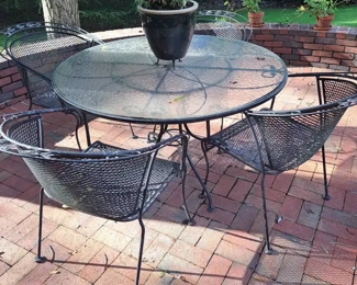 Iron Patio Table w/4 Chairs