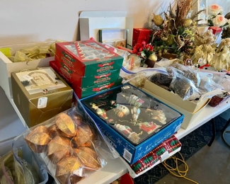 Beautiful, very nice Christmas decor