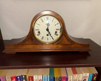 Howard Miller mantle clock 