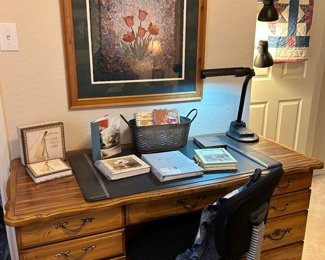 Yes, another wooden desk & office chair..