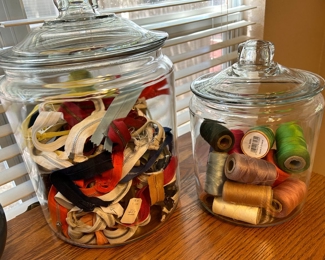 3 canisters are XL, 2 are medium sized