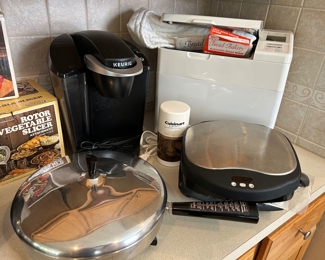 Vintage Farberware electric skillet & Keurig coffee maker…