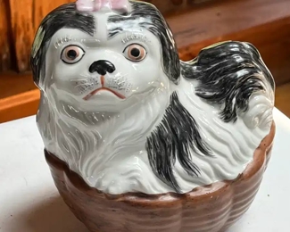 Vintage Chinese Shi Tsu in basket