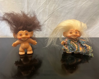 Troll "Dam”, no outfit, Troll "Dam” with outfit