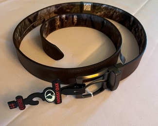 Mossy Oak reversible brown/camo belt - new with tags