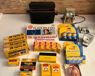 Assorted vtg camera film & flash bulbs
