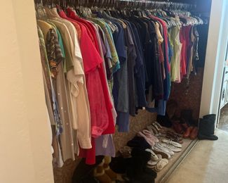 Ladies tops sizes Med - Lg