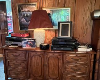 Long dresser w/mirror