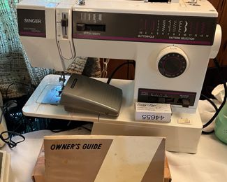 Singer Super ZigZag Sewing Machine