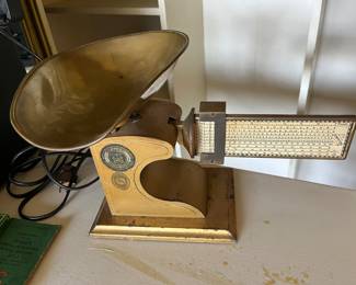 Vintage merchants scale