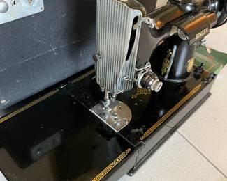 Antique Singer sewing machine in original carry case