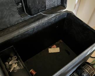 Antique Singer sewing machine in original carry case