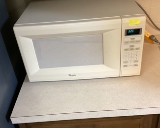 Whirlpool Microwave with Sensor Cooking