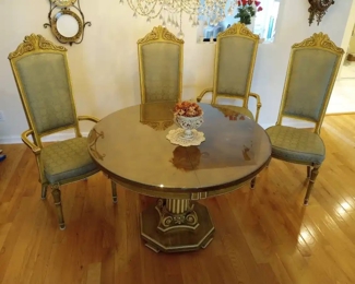 $800. - Dining Room Set, Table, plus 2 Leaves, plus glass top, plus 4 chairs, 