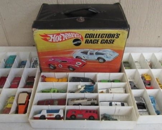 1970's Hot Wheels Collector's Race Car Case w/Cars - 12 are Red Line Tires