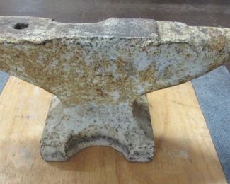Antique Anvil - Approx. 100 lbs