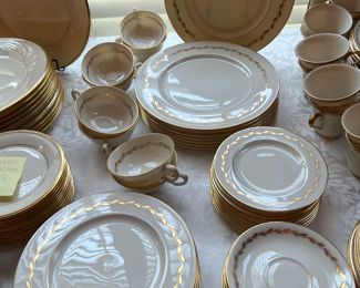 Lenox Golden Wreath Porcelain China (43pc)