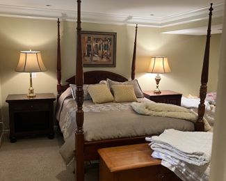 4 Poster Queen Bed 