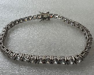 Sterling Silver & Cubic Zirconia Clasp Bracelet