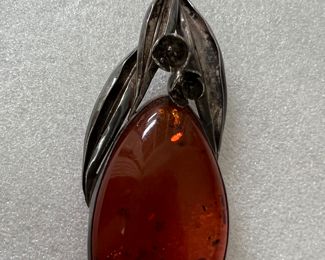 Sterling Silver & Amber Pendant 