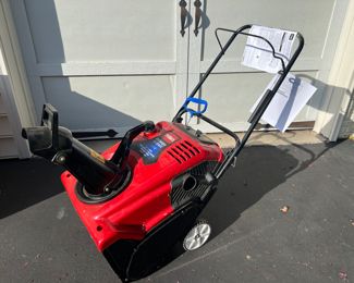 Toro Power Clear 721 E Snow Blower