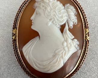 14K Gold Cameo