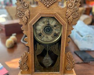 Vintage Gingerbread Mantle Clock