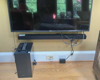Samsung UN43MU620F TV (2017) & Samsung 200W 2.1 Ch Soundbar with Wireless Subwoofer