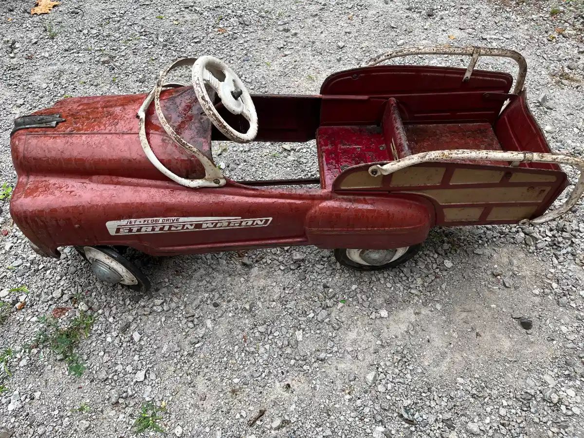 ANTIQUE & COLLECTIBLE AUCTION in Valparaiso, IN starts on 11/4/2023