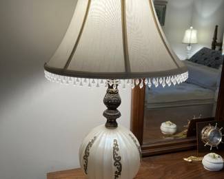 Table lamp