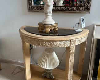 Occasional table and decor