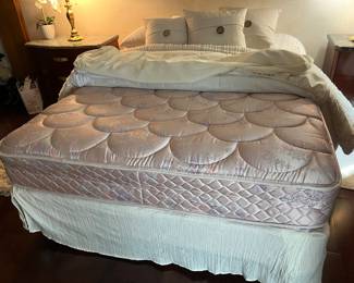 Full mattress set
