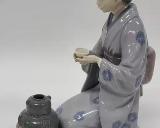 Lladro Geisha August Moon Figure