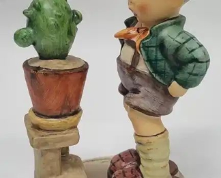 1972 Hummel 6" Confidentially #314 Figure