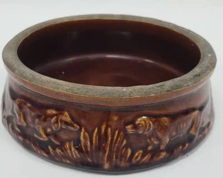 McCoy Brown Brush Stoneware Hunting Dish with Dogs